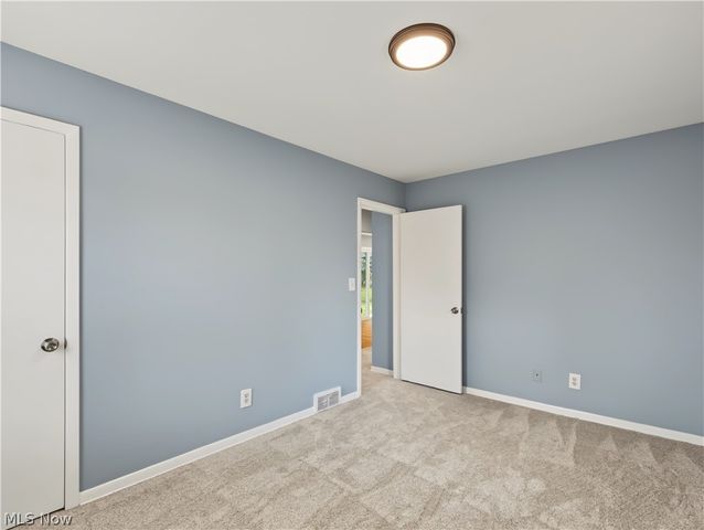 1064 Ray Street, Akron, OH 44306