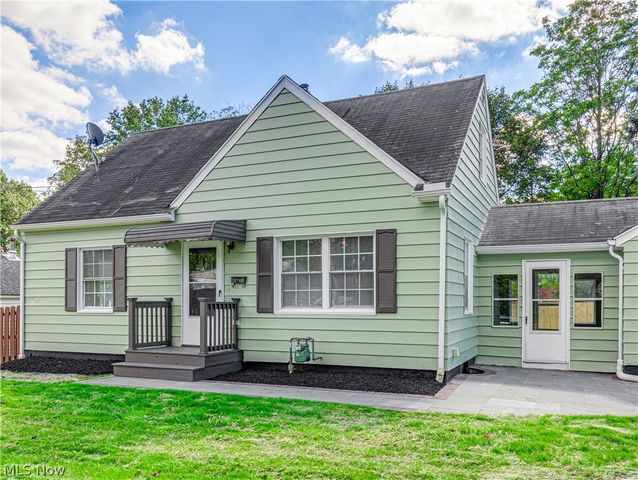 1064 Ray Street, Akron, OH 44306