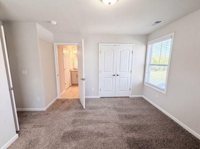 415 Prestige Ct, Pleasant View, TN 37146