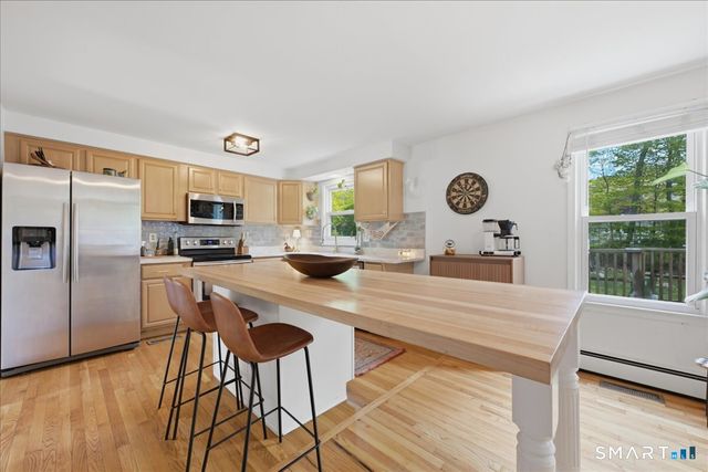 19 Maplewood Drive, East Lyme, CT 06333