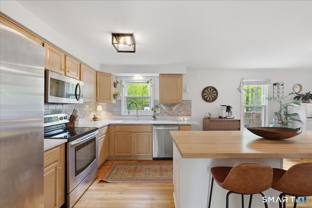 19 Maplewood Drive, East Lyme, CT 06333