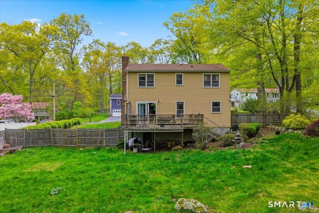 19 Maplewood Drive, East Lyme, CT 06333