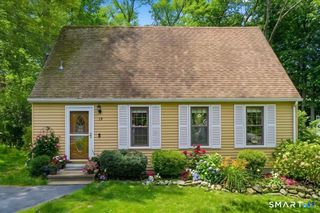 19 Maplewood Drive, East Lyme, CT 06333