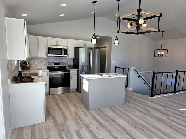 980 BYRD AVENUE, Neenah, WI 54956