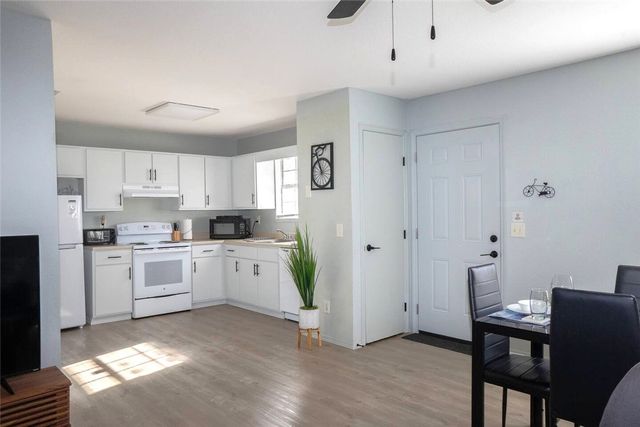 502 SE B Street A, Bentonville, AR 72712