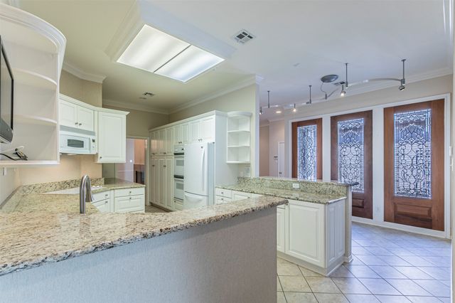 79 Sugar Creek Place, Woodway, TX 76712