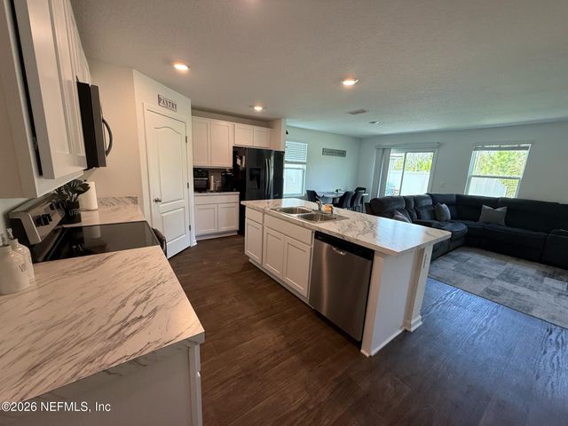 65183 FOREST GLEN Lane, Yulee, FL 32097