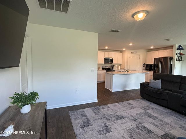 65183 FOREST GLEN Lane, Yulee, FL 32097