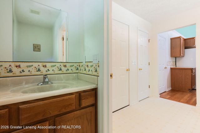 5730 Cartago Drive, Lansing, MI 48911