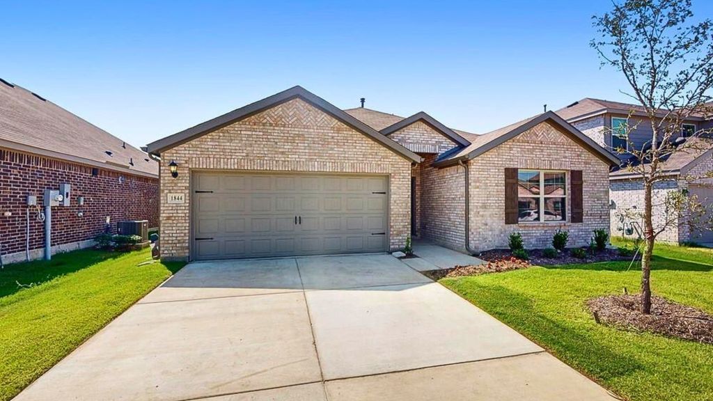1844 Indian Grass Drive, Royse City, TX 75189