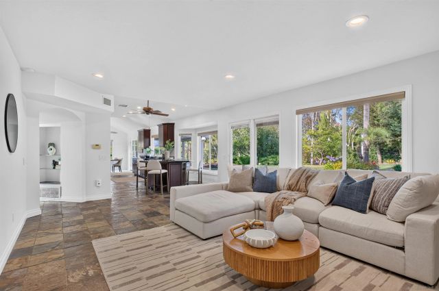 3326 Avenida Sierra, Escondido, CA 92029