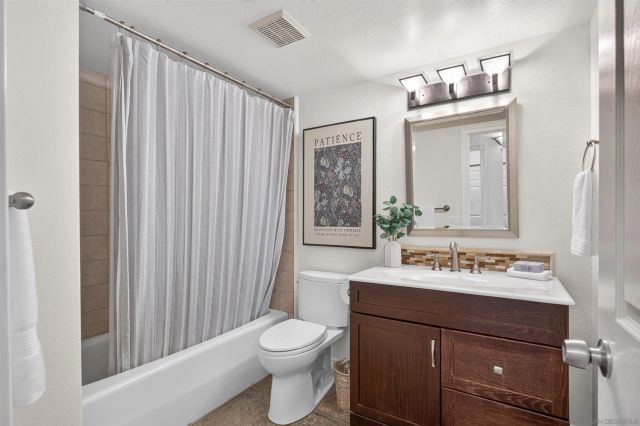3326 Avenida Sierra, Escondido, CA 92029