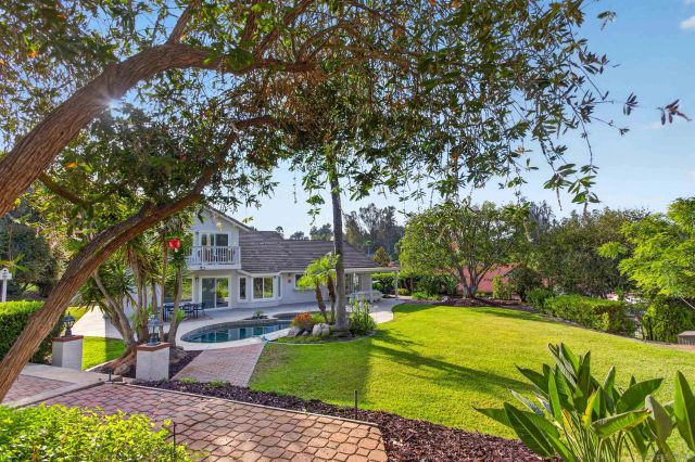 3326 Avenida Sierra, Escondido, CA 92029