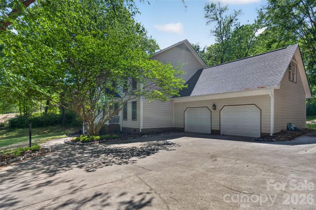 1507 Dennbriar Drive NW, Concord, NC 28027