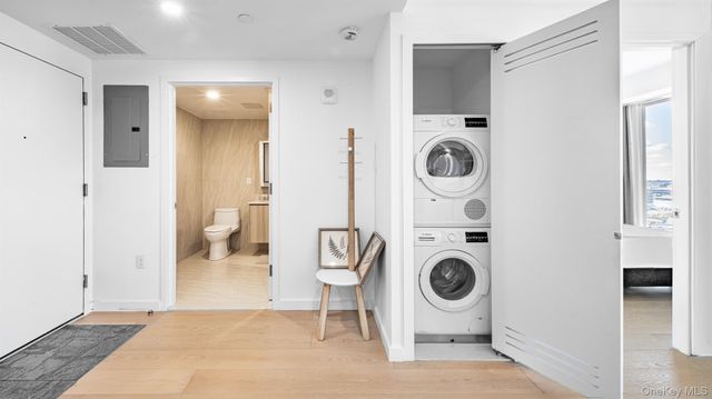 33-71 Prince Street 14E, Flushing, NY 11354