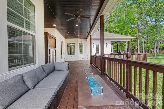 7575 Cottonwood Drive, Denver, NC 28037