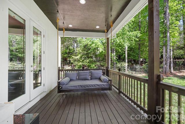 7575 Cottonwood Drive, Denver, NC 28037