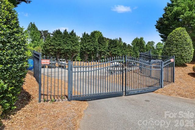 7575 Cottonwood Drive, Denver, NC 28037