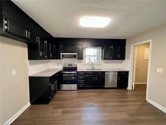 1783 Ryefield Court, Kernersville, NC 27284