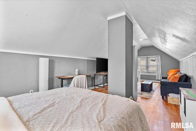 1531 W MONROE Street, Springfield, IL 62704