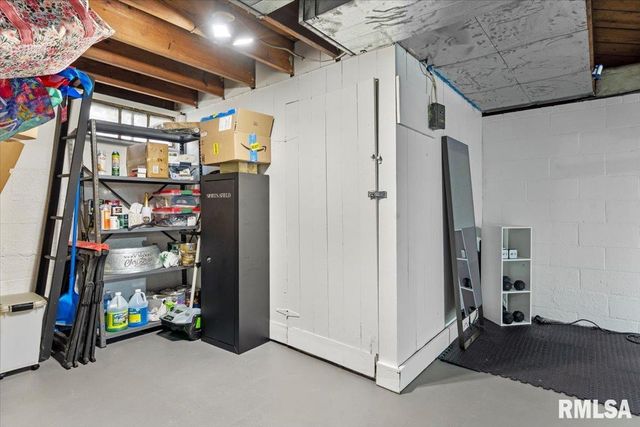 1531 W MONROE Street, Springfield, IL 62704