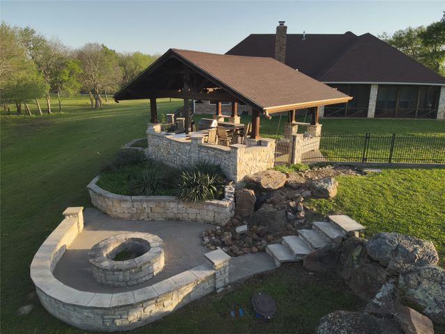 16900 County Road 706, Leonard, TX 75452