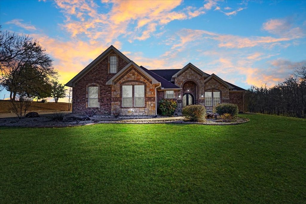 16900 County Road 706, Leonard, TX 75452