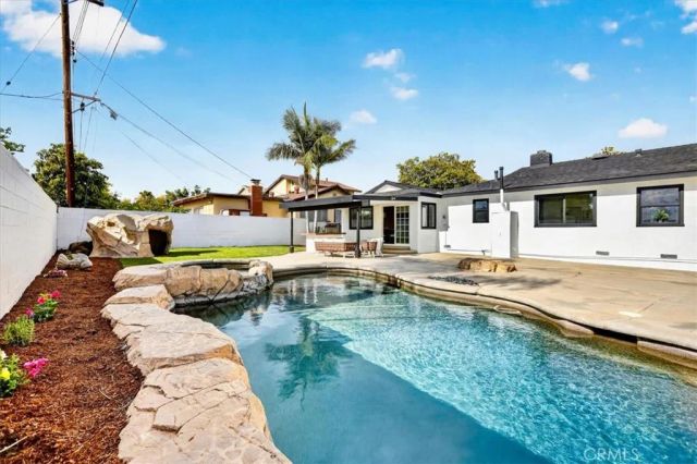 592 N Milford, Orange, CA 92867