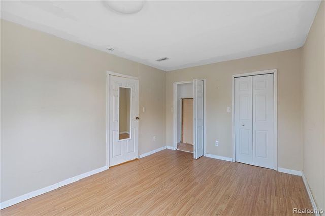 9274 Chamberlain Street, Romulus, MI 48174