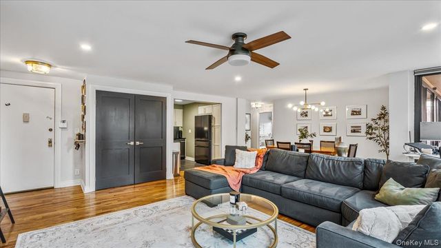 10-24 166th Street 3A, Beechhurst, NY 11357