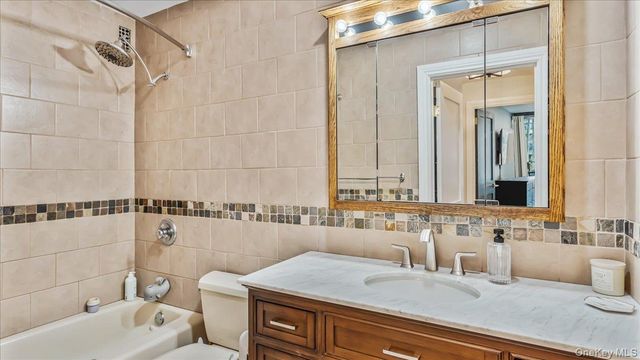 10-24 166th Street 3A, Beechhurst, NY 11357