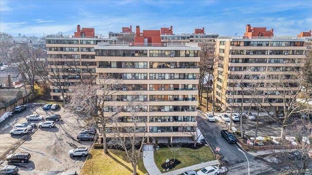 10-24 166th Street 3A, Beechhurst, NY 11357