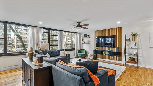 10-24 166th Street 3A, Beechhurst, NY 11357