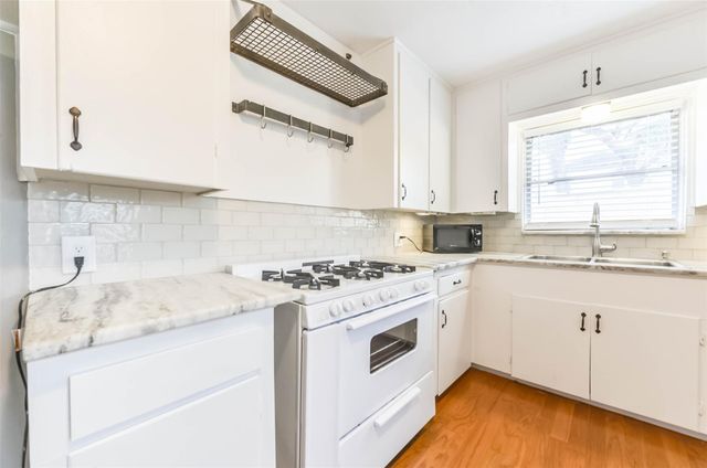 4615 Braeburn Drive, Bellaire, TX 77401