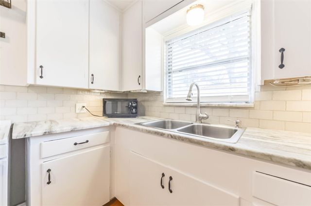 4615 Braeburn Drive, Bellaire, TX 77401