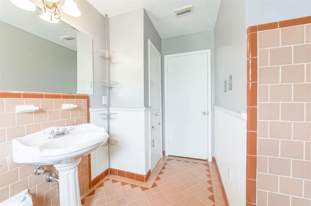 4615 Braeburn Drive, Bellaire, TX 77401