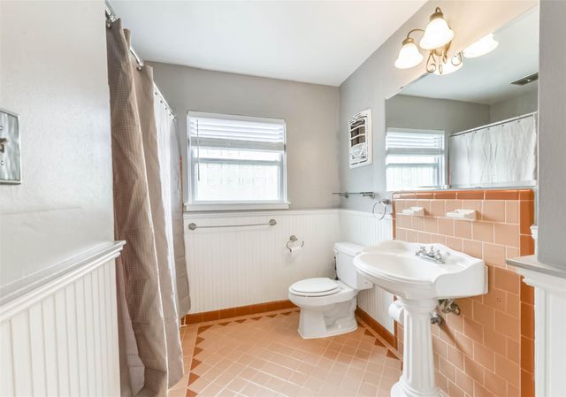 4615 Braeburn Drive, Bellaire, TX 77401