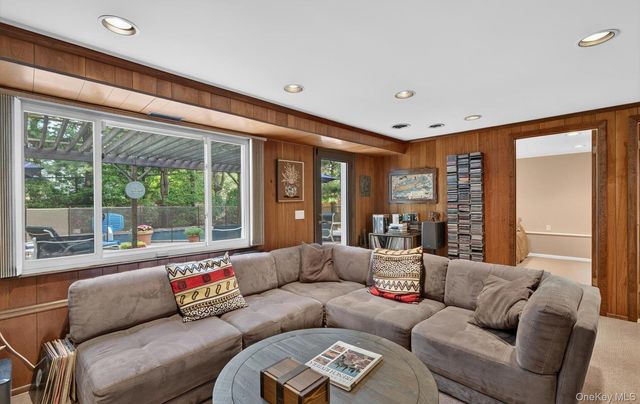 15 Ulster Drive, Jericho, NY 11753