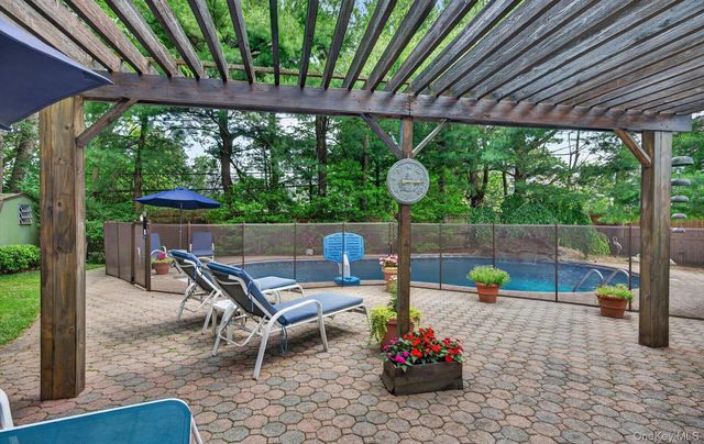 15 Ulster Drive, Jericho, NY 11753