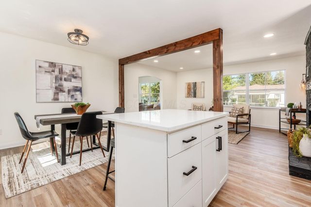 7025 Iris Drive, Grove City, OH 43123