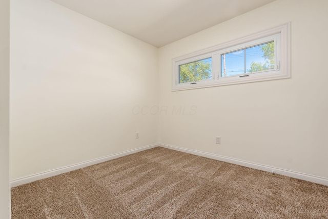 7025 Iris Drive, Grove City, OH 43123