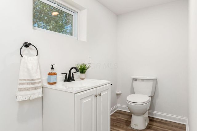 7025 Iris Drive, Grove City, OH 43123