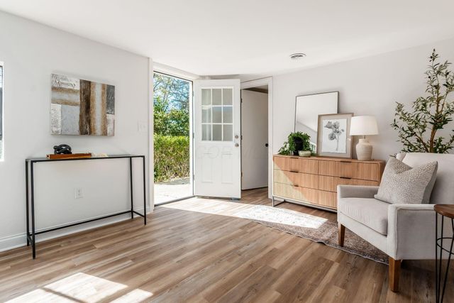 7025 Iris Drive, Grove City, OH 43123