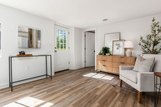 7025 Iris Drive, Grove City, OH 43123