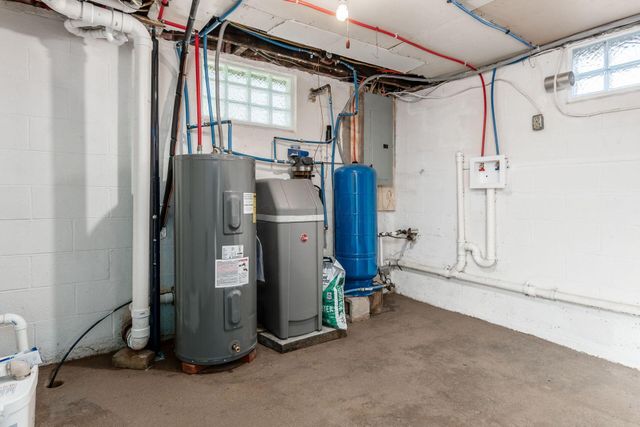 7025 Iris Drive, Grove City, OH 43123