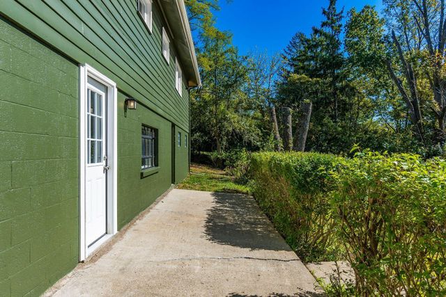 7025 Iris Drive, Grove City, OH 43123