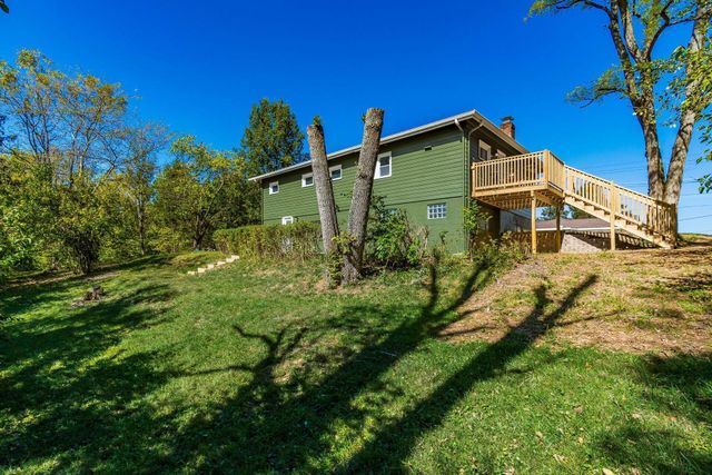 7025 Iris Drive, Grove City, OH 43123