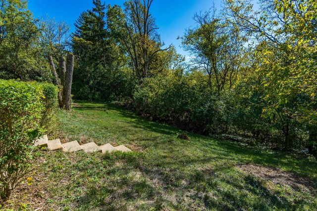 7025 Iris Drive, Grove City, OH 43123