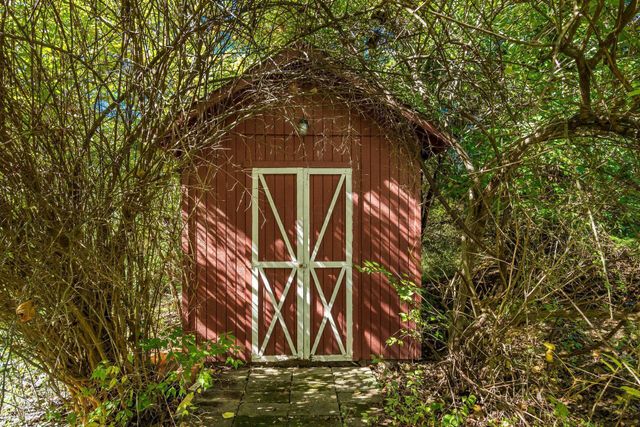 7025 Iris Drive, Grove City, OH 43123