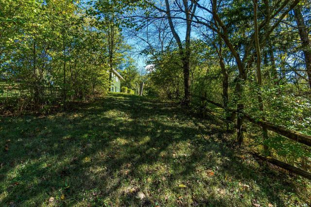 7025 Iris Drive, Grove City, OH 43123